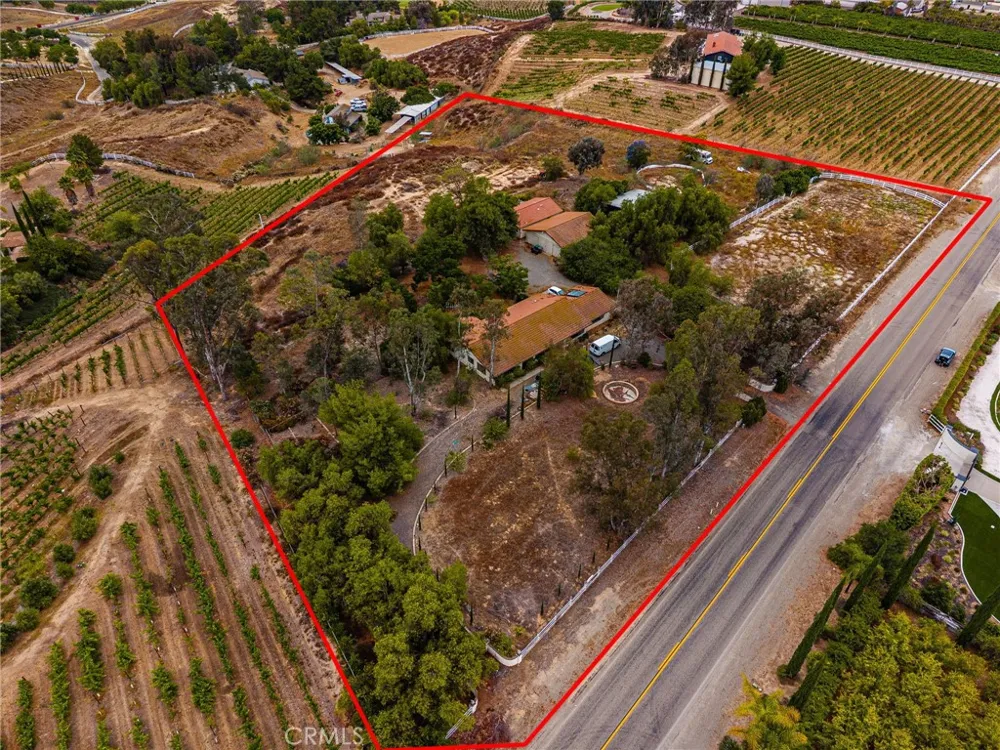 33545 Madera De Playa Temecula, CA 92592