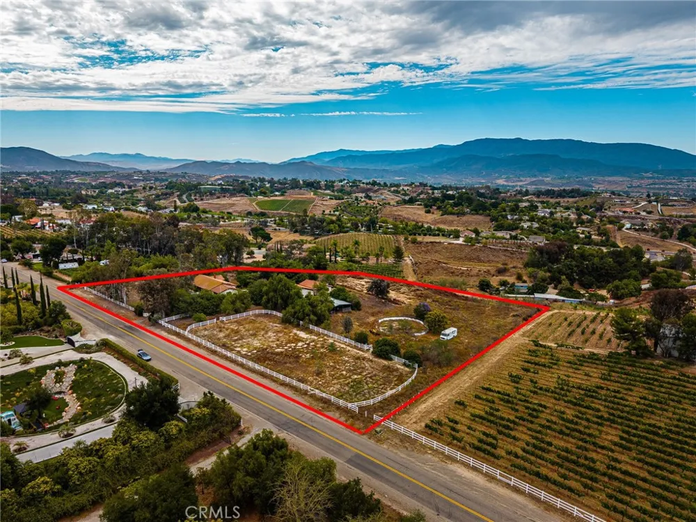 33545 Madera De Playa Temecula, CA 92592