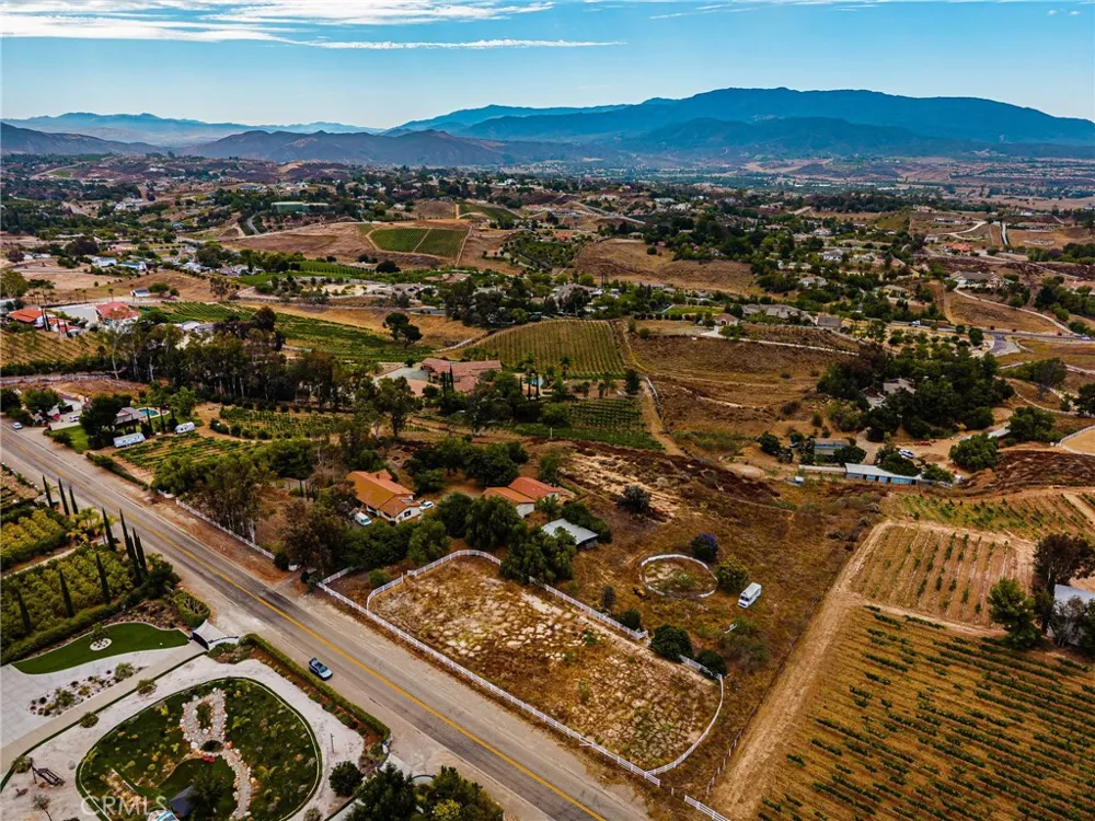 33545 Madera De Playa Temecula, CA 92592