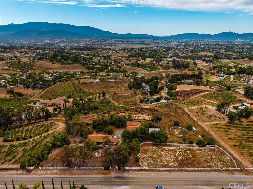33545 Madera De Playa Temecula, CA 92592
