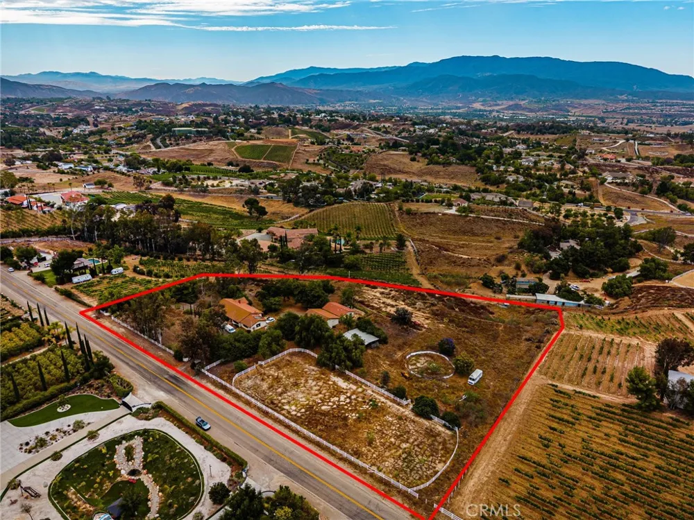 33545 Madera De Playa Temecula, CA 92592