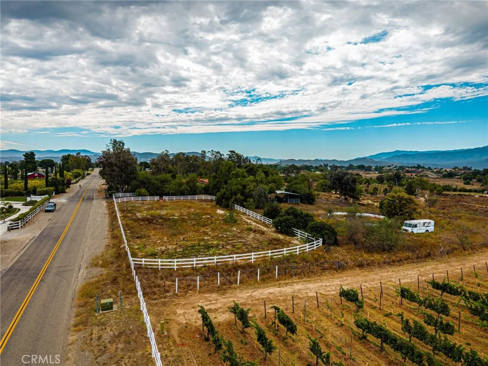 33545 Madera De Playa Temecula, CA 92592