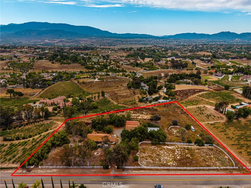 33545 Madera De Playa Temecula, CA 92592