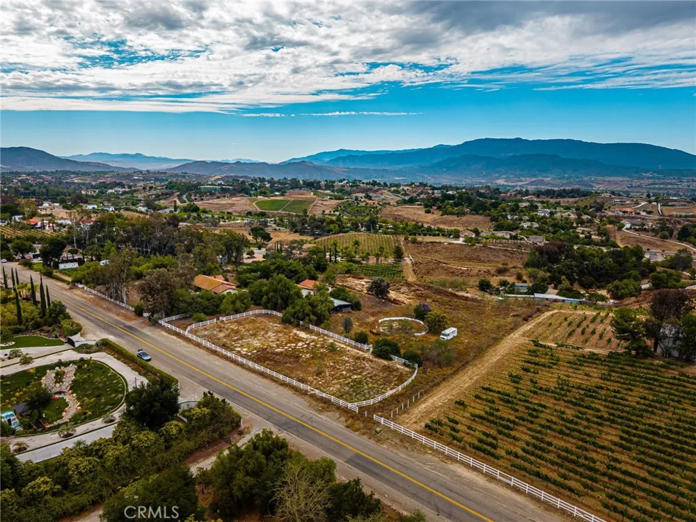 33545 Madera De Playa Temecula, CA 92592