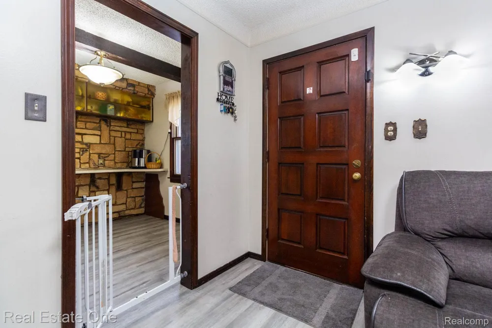 1977 Markese Avenue Lincoln Park City, MI 48146