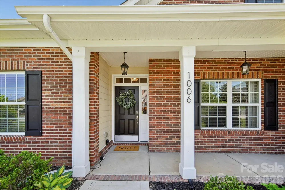 1006 Spring Rose Lane Matthews, NC 28104