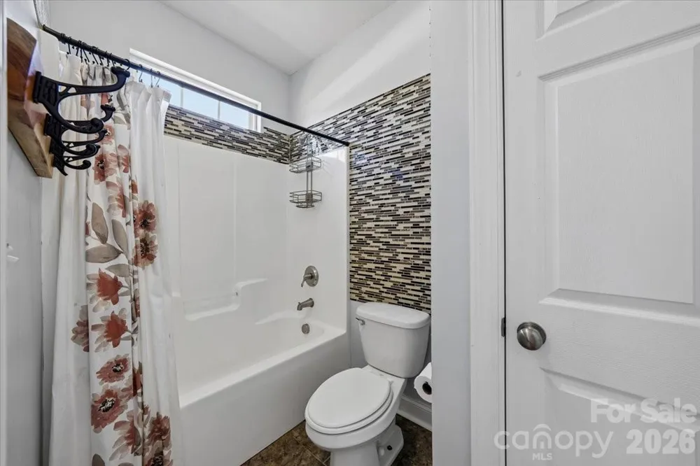 1006 Spring Rose Lane Matthews, NC 28104