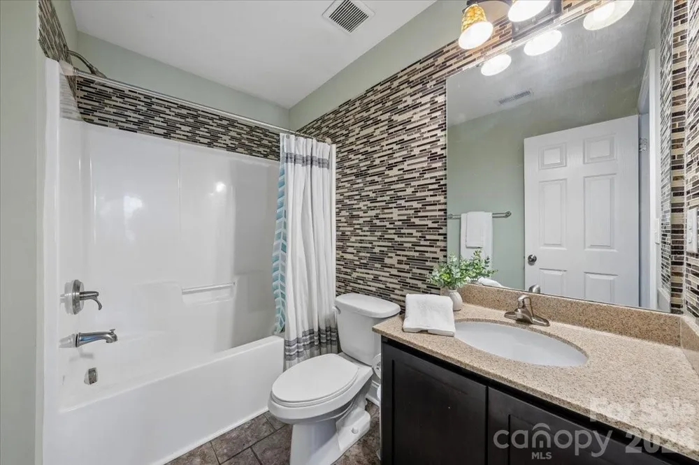 1006 Spring Rose Lane Matthews, NC 28104