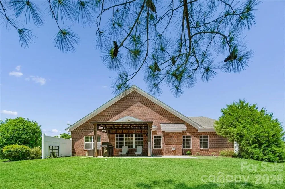 1006 Spring Rose Lane Matthews, NC 28104
