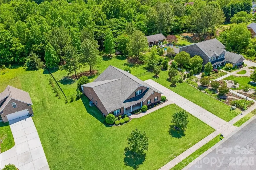 1006 Spring Rose Lane Matthews, NC 28104