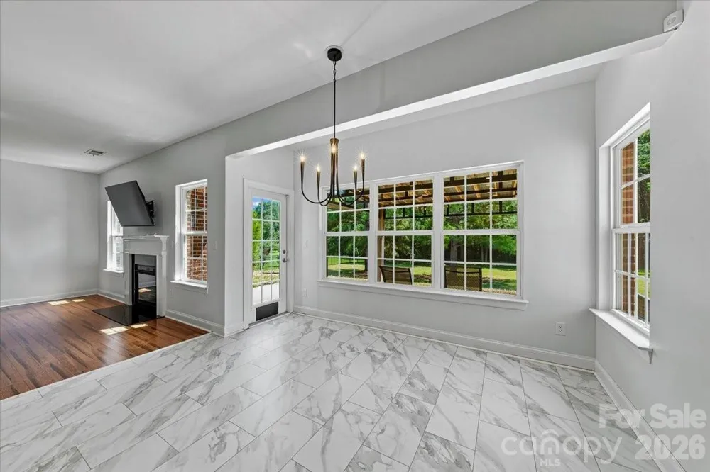 1006 Spring Rose Lane Matthews, NC 28104