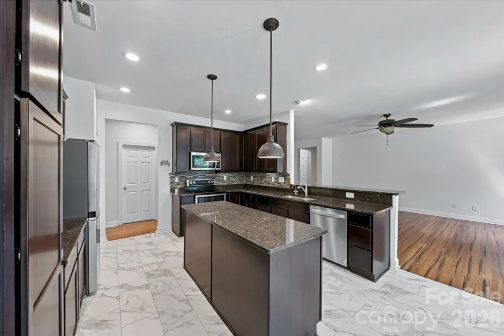 1006 Spring Rose Lane Matthews, NC 28104