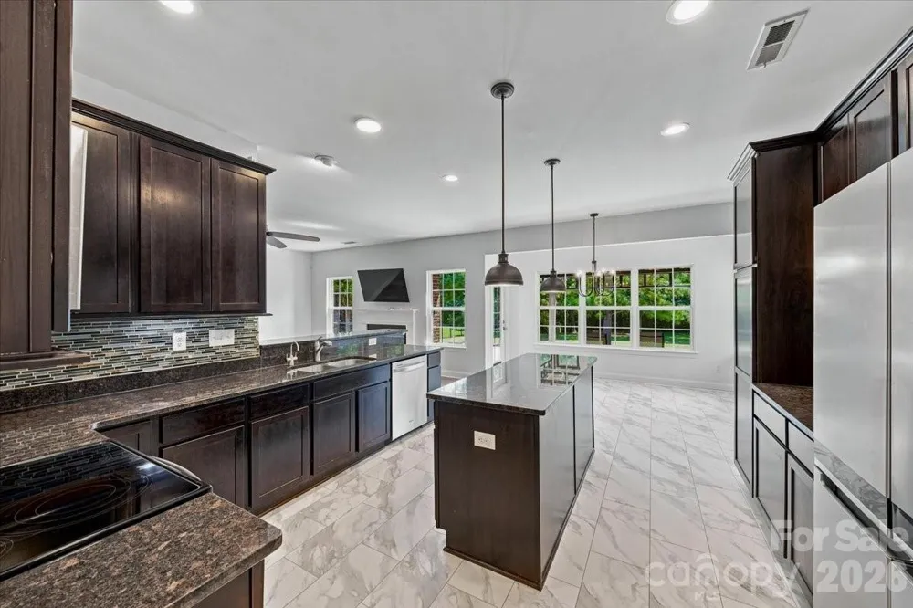 1006 Spring Rose Lane Matthews, NC 28104