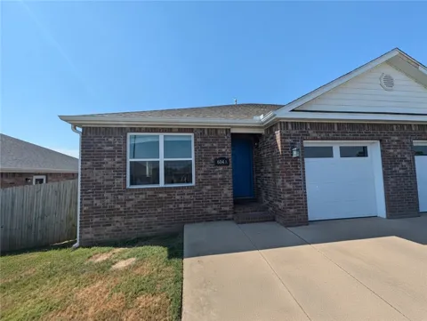 604 W Weymouth Court