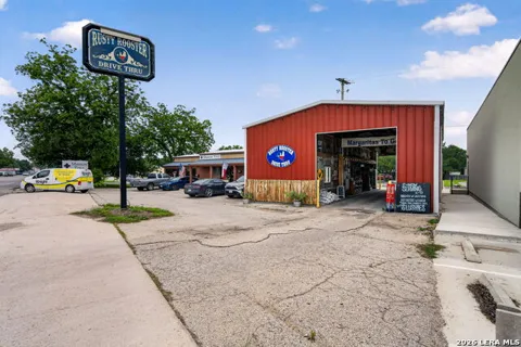 806 Us Highway 90 W