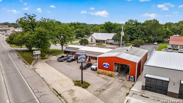 806 Us Highway 90 W Castroville, TX 78009