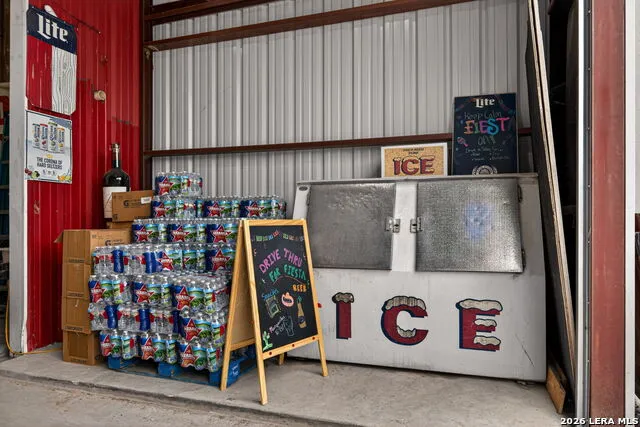 806 Us Highway 90 W Castroville, TX 78009