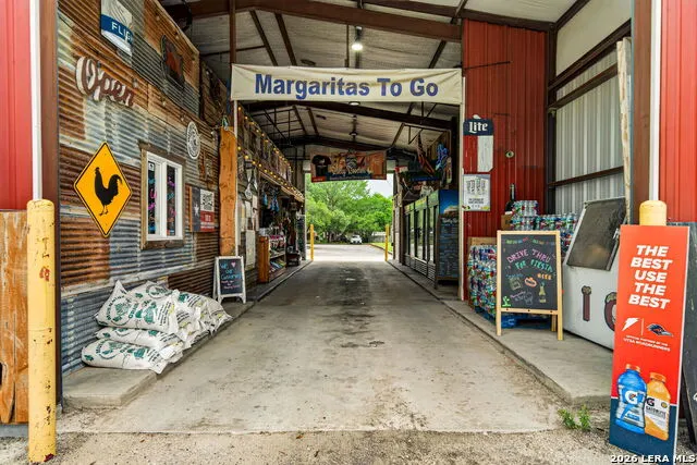 806 Us Highway 90 W Castroville, TX 78009