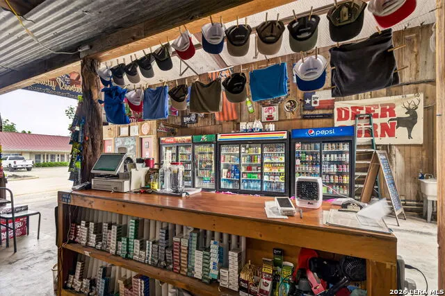 806 Us Highway 90 W Castroville, TX 78009