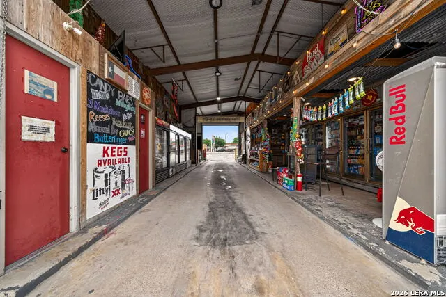 806 Us Highway 90 W Castroville, TX 78009