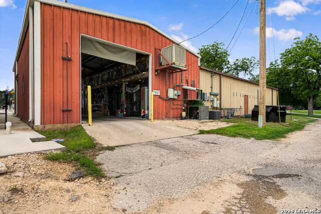 806 Us Highway 90 W Castroville, TX 78009