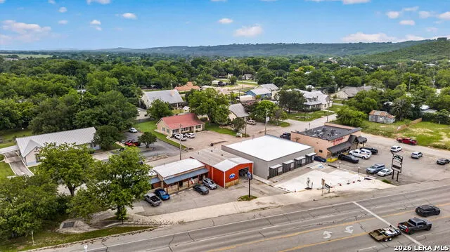 806 Us Highway 90 W Castroville, TX 78009