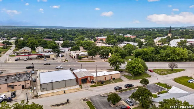 806 Us Highway 90 W Castroville, TX 78009