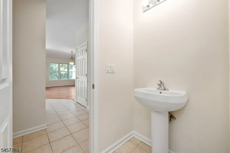 32 Havenhill Rd Hardyston, NJ 07419