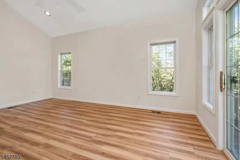 32 Havenhill Rd Hardyston, NJ 07419