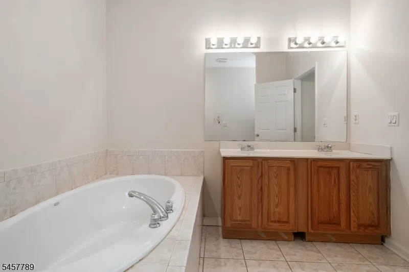 32 Havenhill Rd Hardyston, NJ 07419