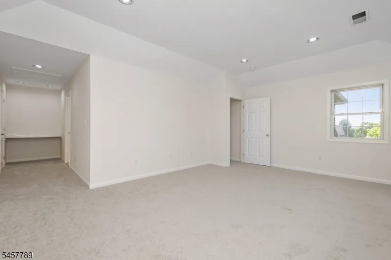 32 Havenhill Rd Hardyston, NJ 07419