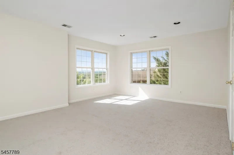 32 Havenhill Rd Hardyston, NJ 07419