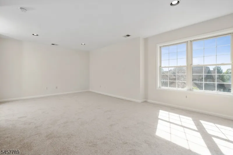 32 Havenhill Rd Hardyston, NJ 07419
