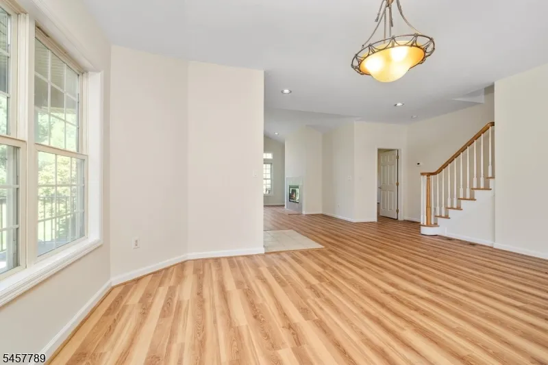 32 Havenhill Rd Hardyston, NJ 07419