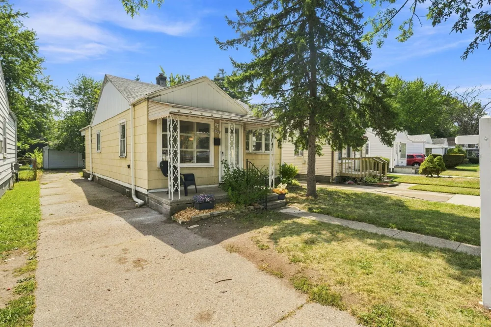 7530 Westminster Avenue Warren, MI 48091