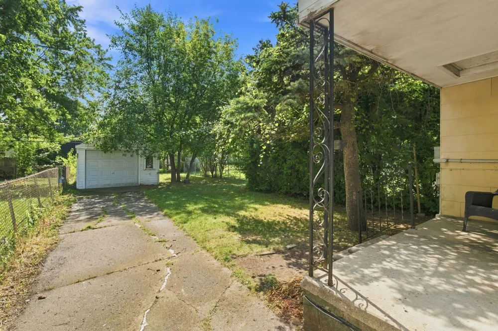7530 Westminster Avenue Warren, MI 48091