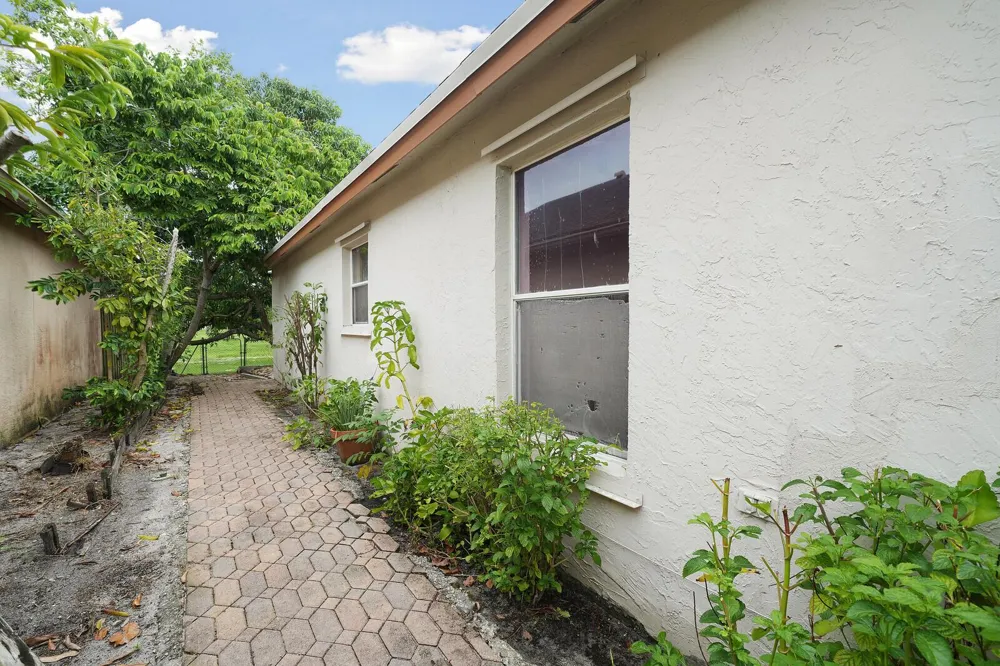 1296 Waterway Cove Drive Wellington, FL 33414