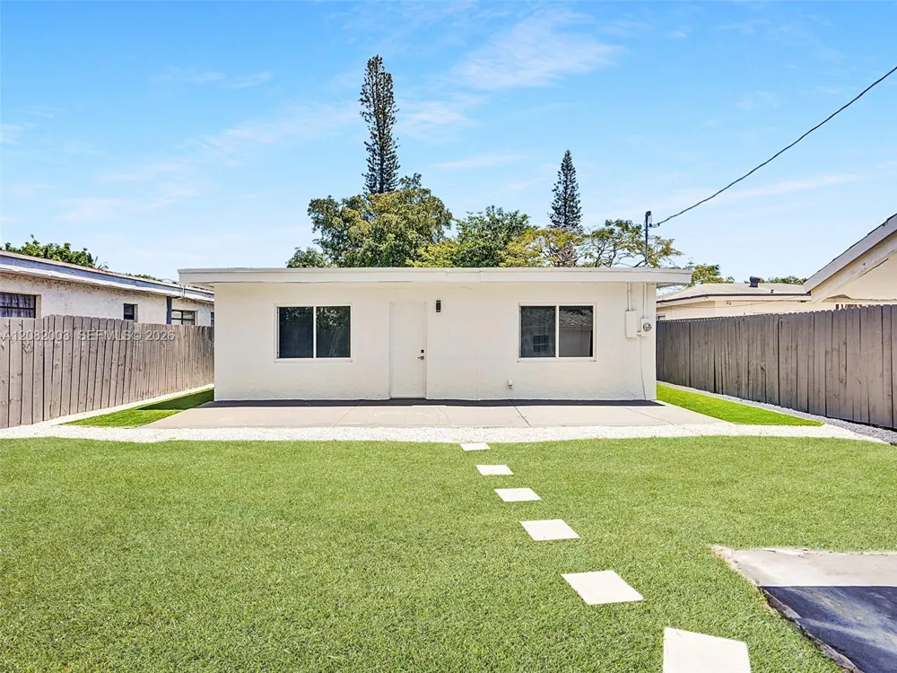 1609 NW 7th Ter Fort Lauderdale, FL 33311