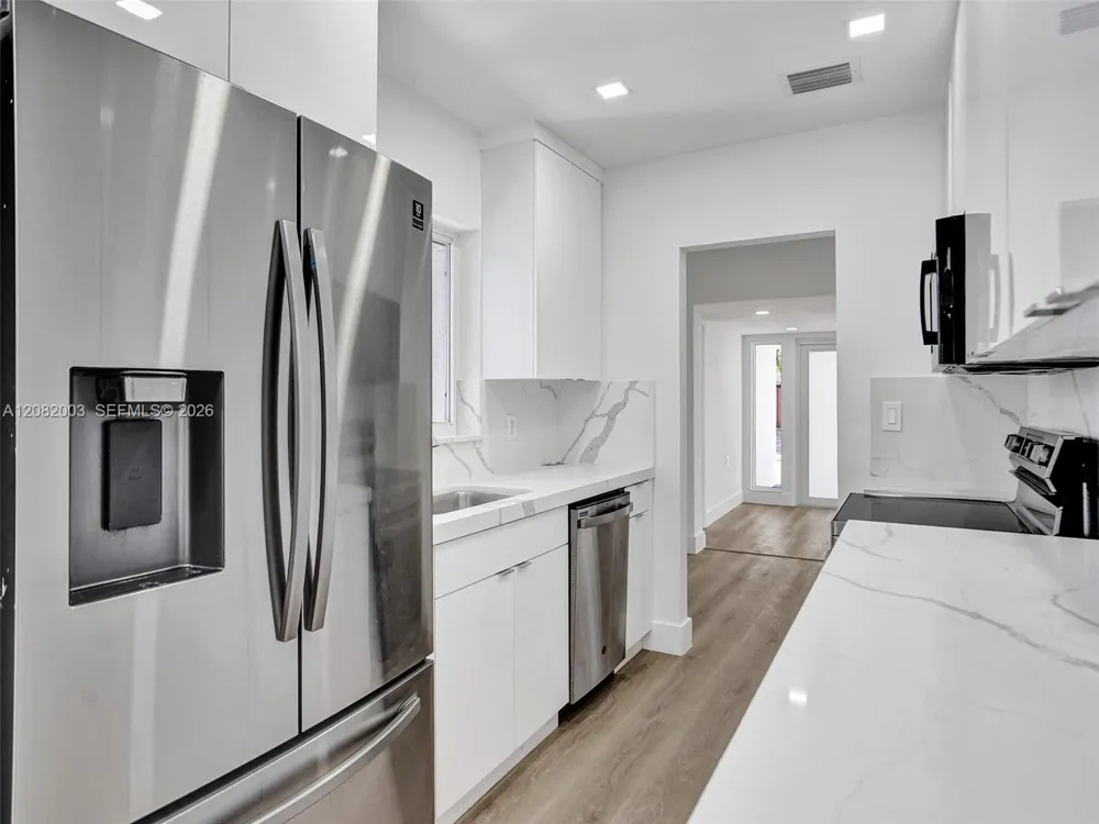 1609 NW 7th Ter Fort Lauderdale, FL 33311