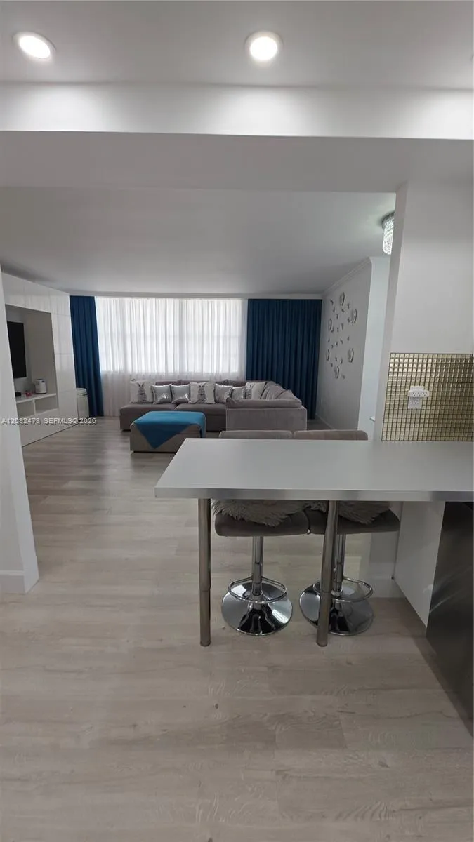 1301 NE Miami Gardens Dr #425W Miami, FL 33179