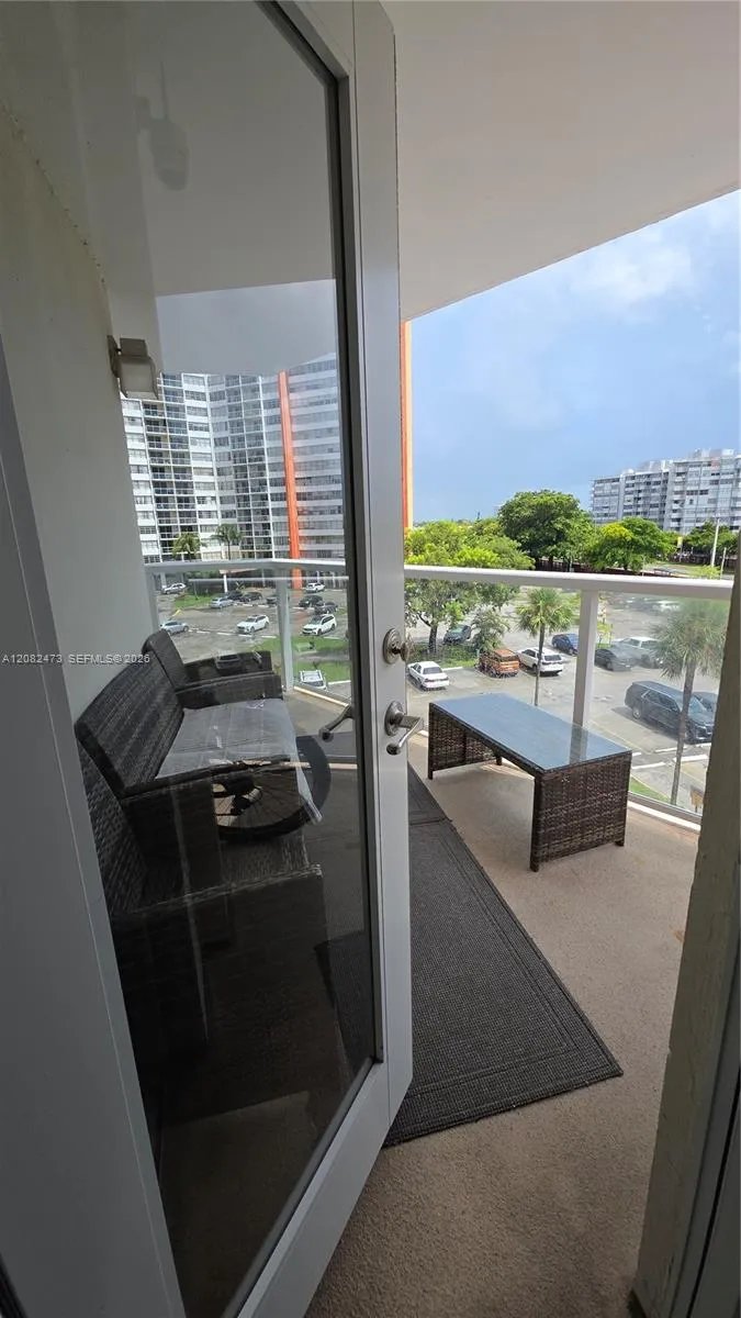 1301 NE Miami Gardens Dr #425W Miami, FL 33179