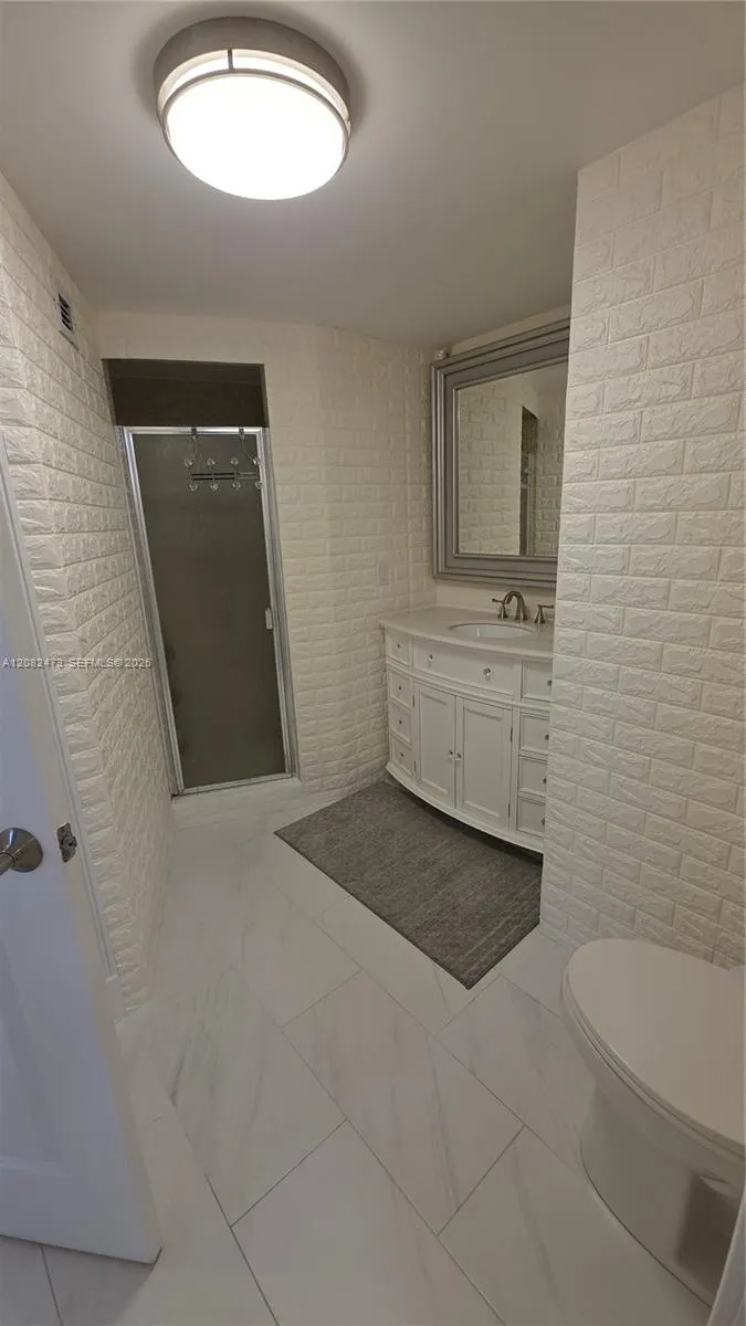 1301 NE Miami Gardens Dr #425W Miami, FL 33179