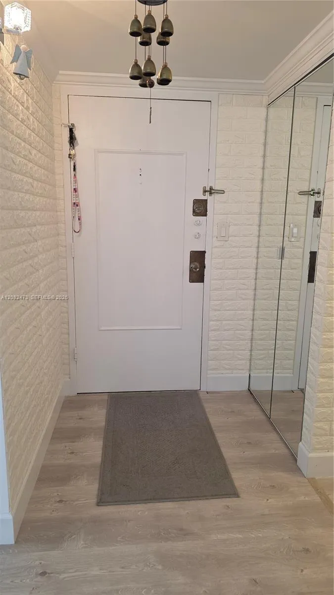 1301 NE Miami Gardens Dr #425W Miami, FL 33179