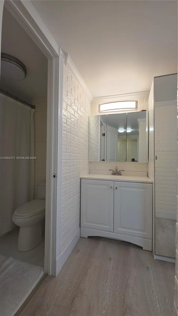 1301 NE Miami Gardens Dr #425W Miami, FL 33179