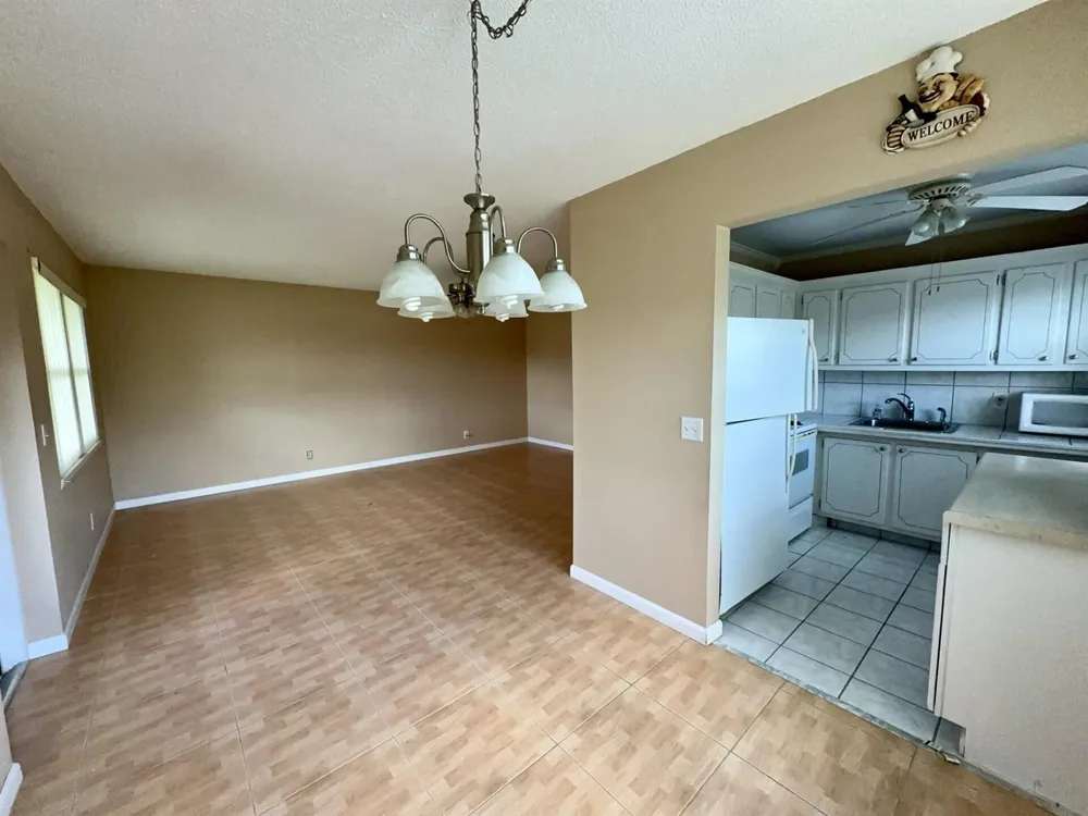 38 CAMBRIDGE B West Palm Beach, FL 33417