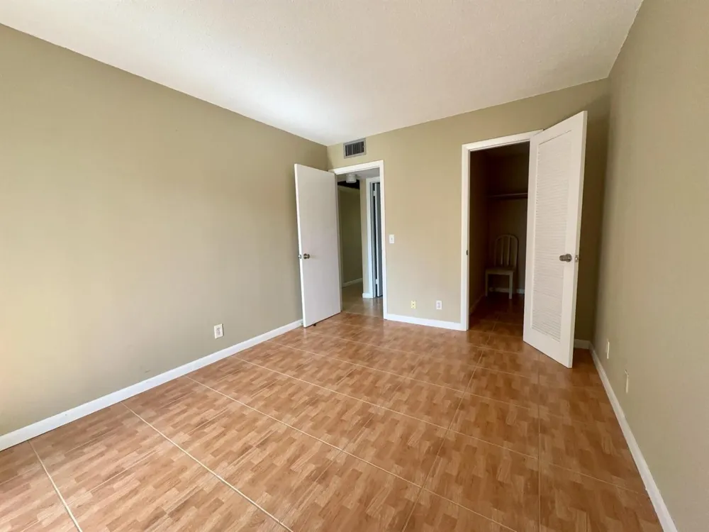 38 CAMBRIDGE B West Palm Beach, FL 33417