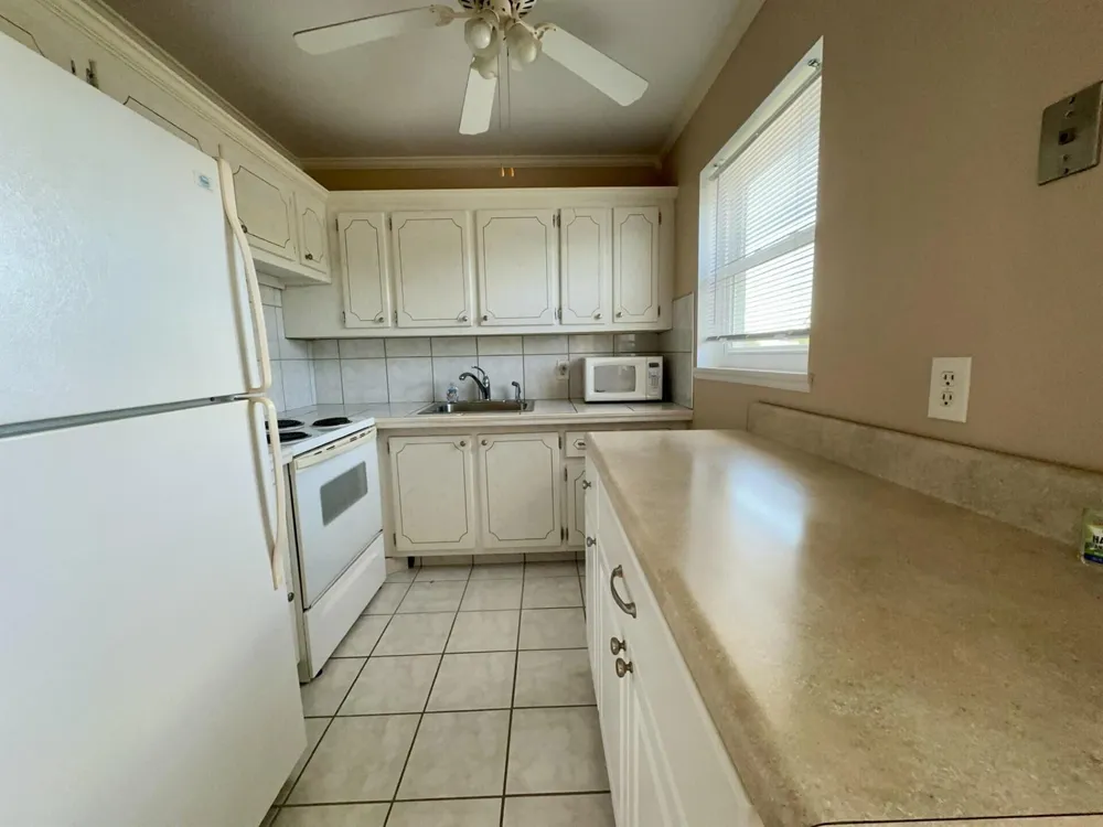 38 CAMBRIDGE B West Palm Beach, FL 33417