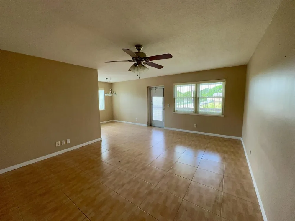 38 CAMBRIDGE B West Palm Beach, FL 33417