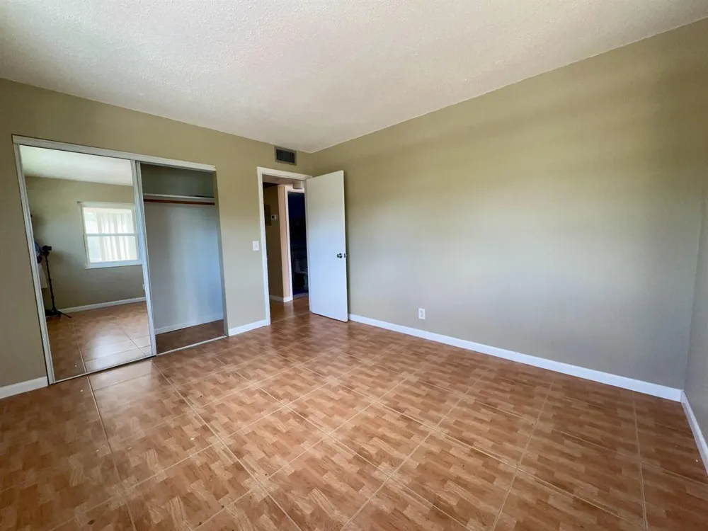 38 CAMBRIDGE B West Palm Beach, FL 33417