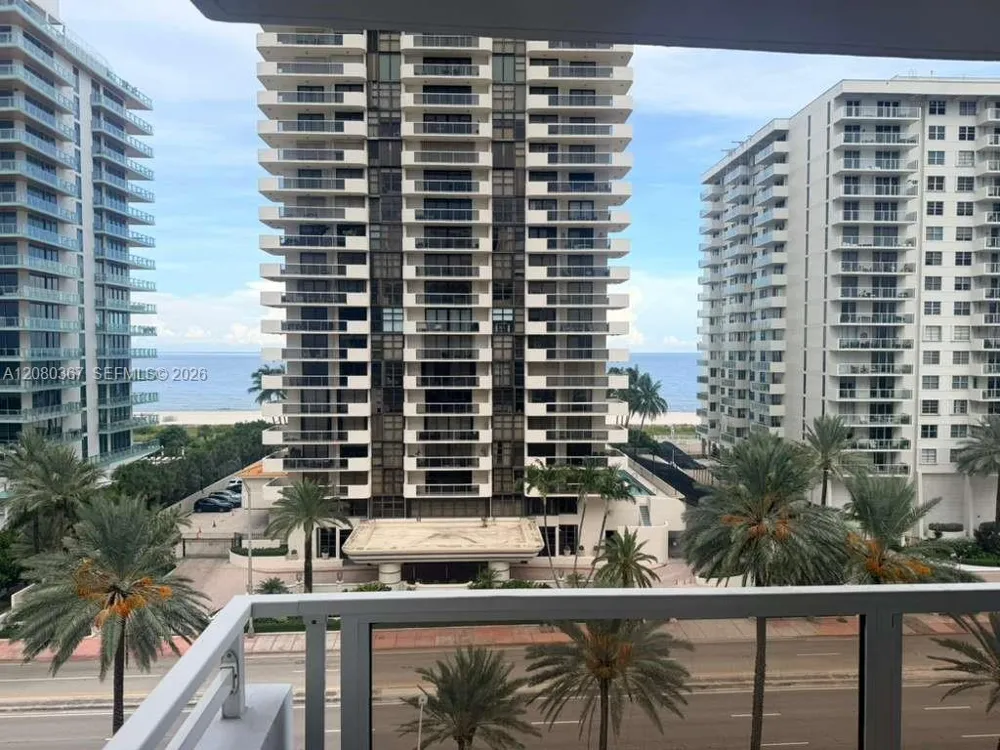 5700 Collins Ave #8M Miami Beach, FL 33140